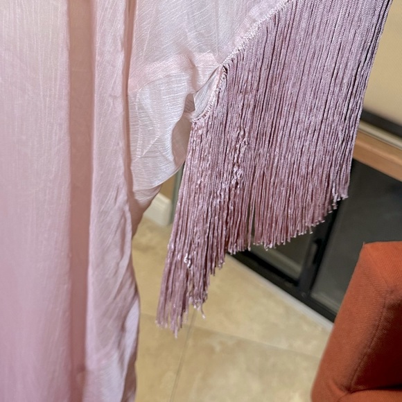 x REVOLVE Callie Caftan in Mauve Ombre by Michael Costello
Size: Small-WORN ONCE - Picture 6 of 8